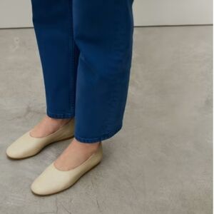 Everlane Leather Day Glove in Narrow Fit Flat